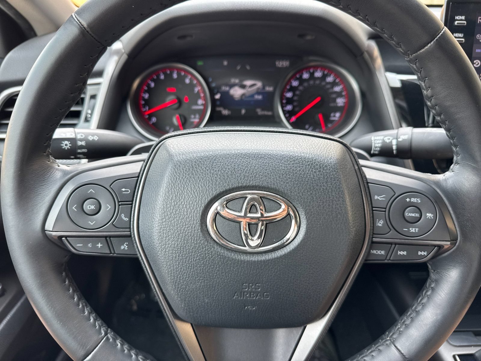 Used 2022 Toyota Camry XSE FWD image 21