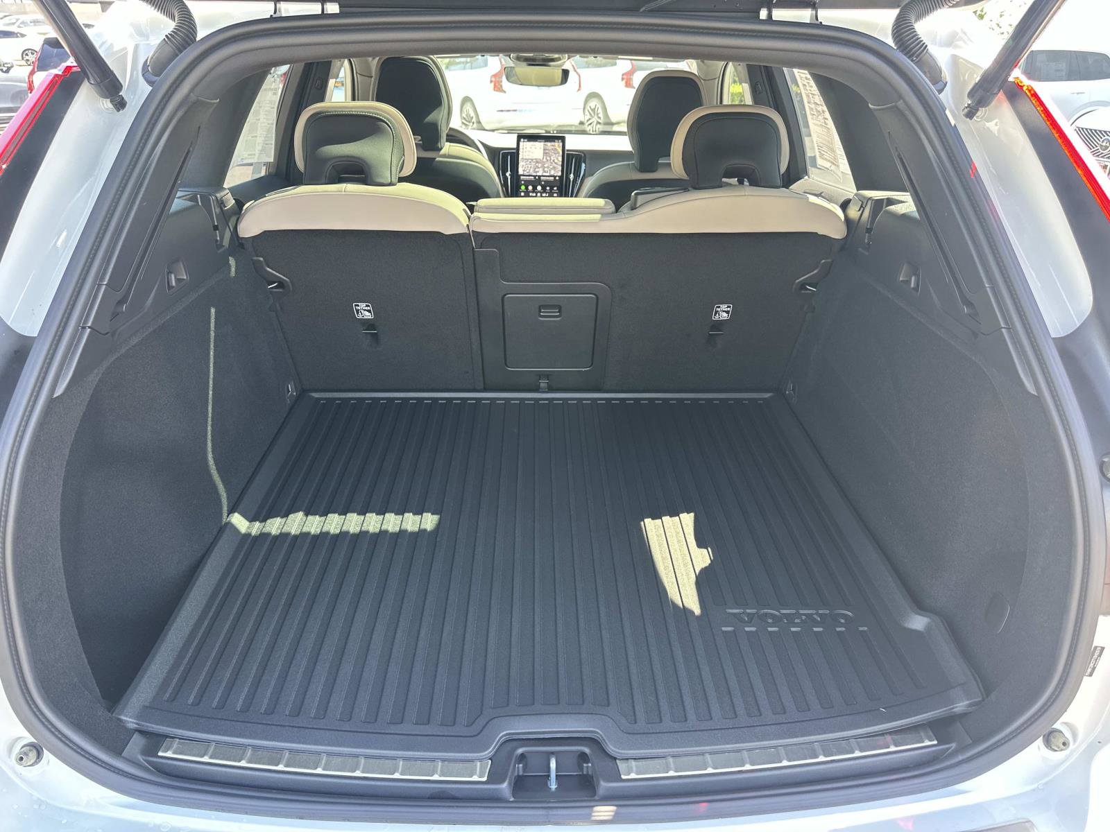 Certified 2026 Volvo XC60 B5 Plus w/ Protection Package Premier image 23