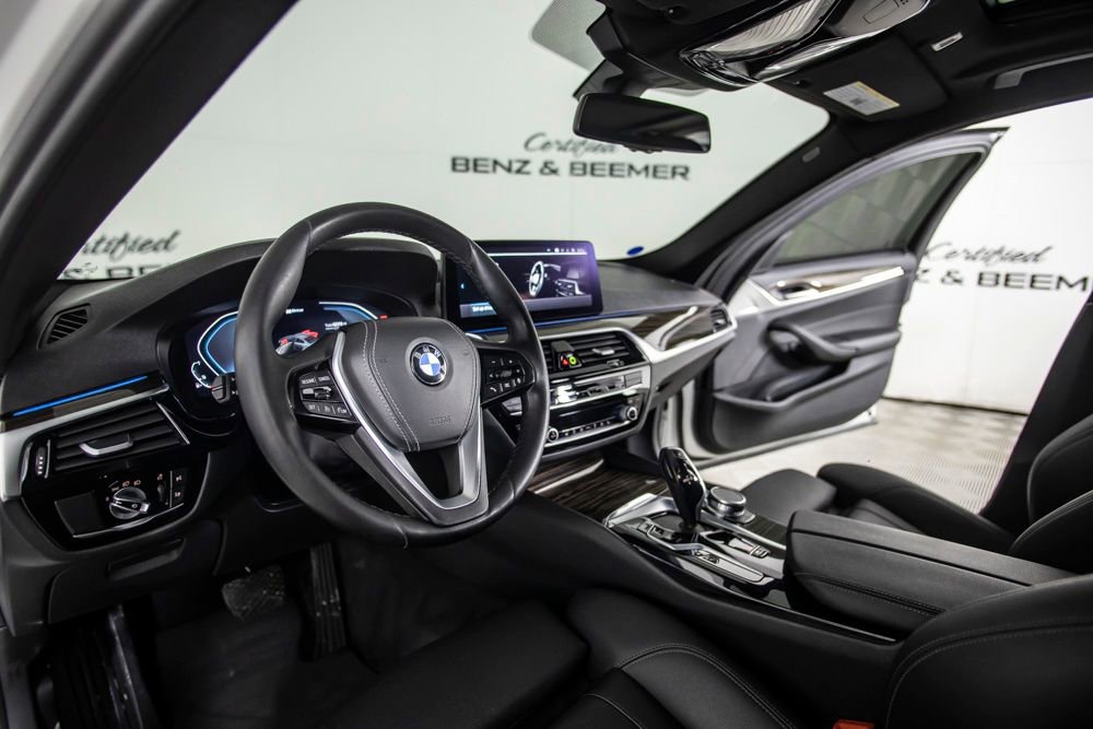 Used 2021 BMW 530e w/ Convenience Package image 20
