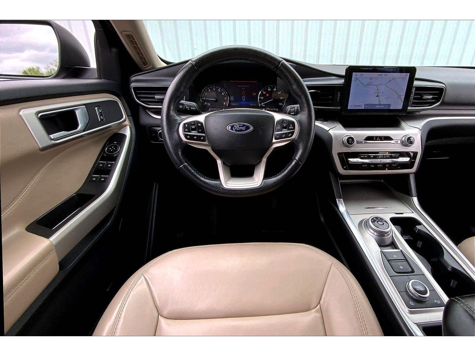 Used 2022 Ford Explorer XLT w/ Equipment Group 202A image 5