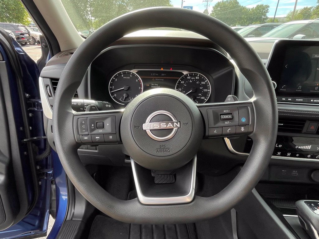 Used 2023 Nissan Rogue SV FWD image 14