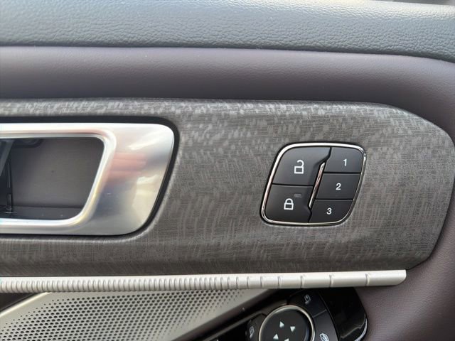 Used 2026 Ford Explorer Platinum RWD image 15