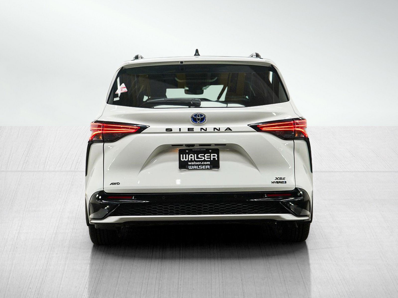 Used 2021 Toyota Sienna XSE AWD/4WD image 4