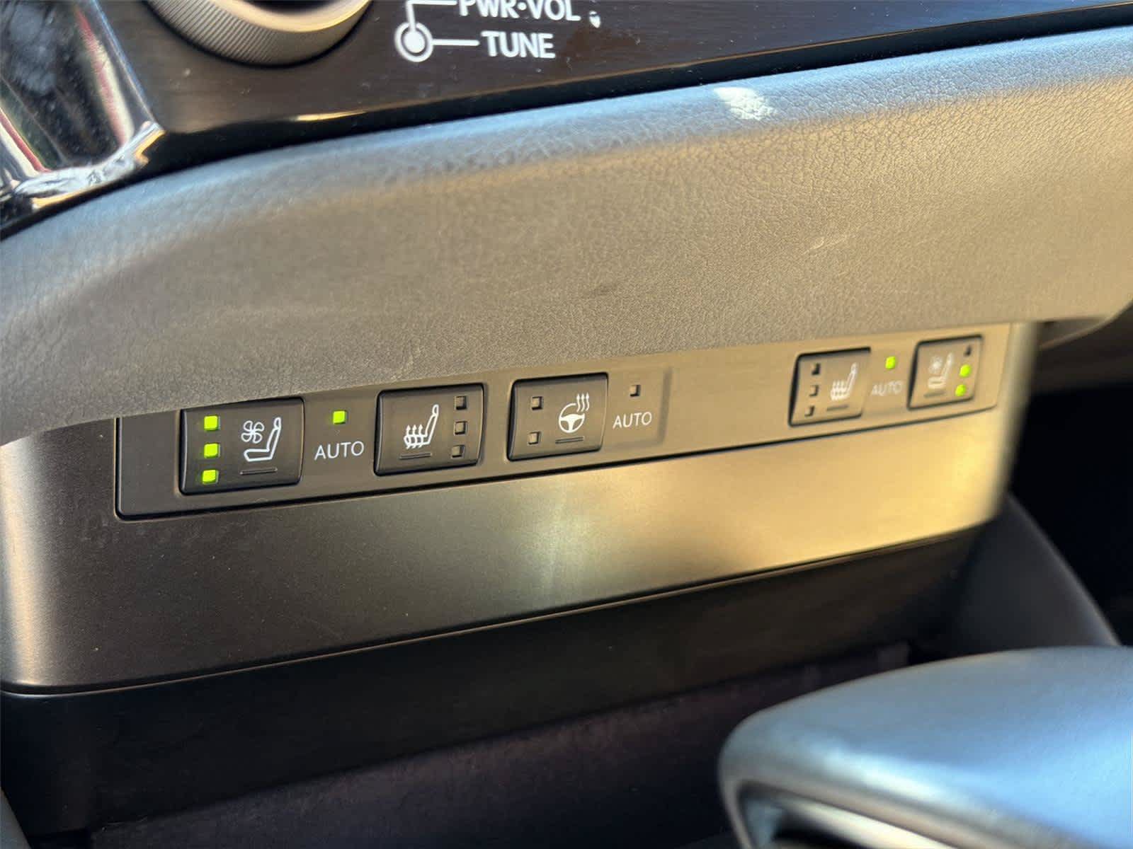 Used 2025 Lexus ES 300h w/ Premium Package FWD image 36