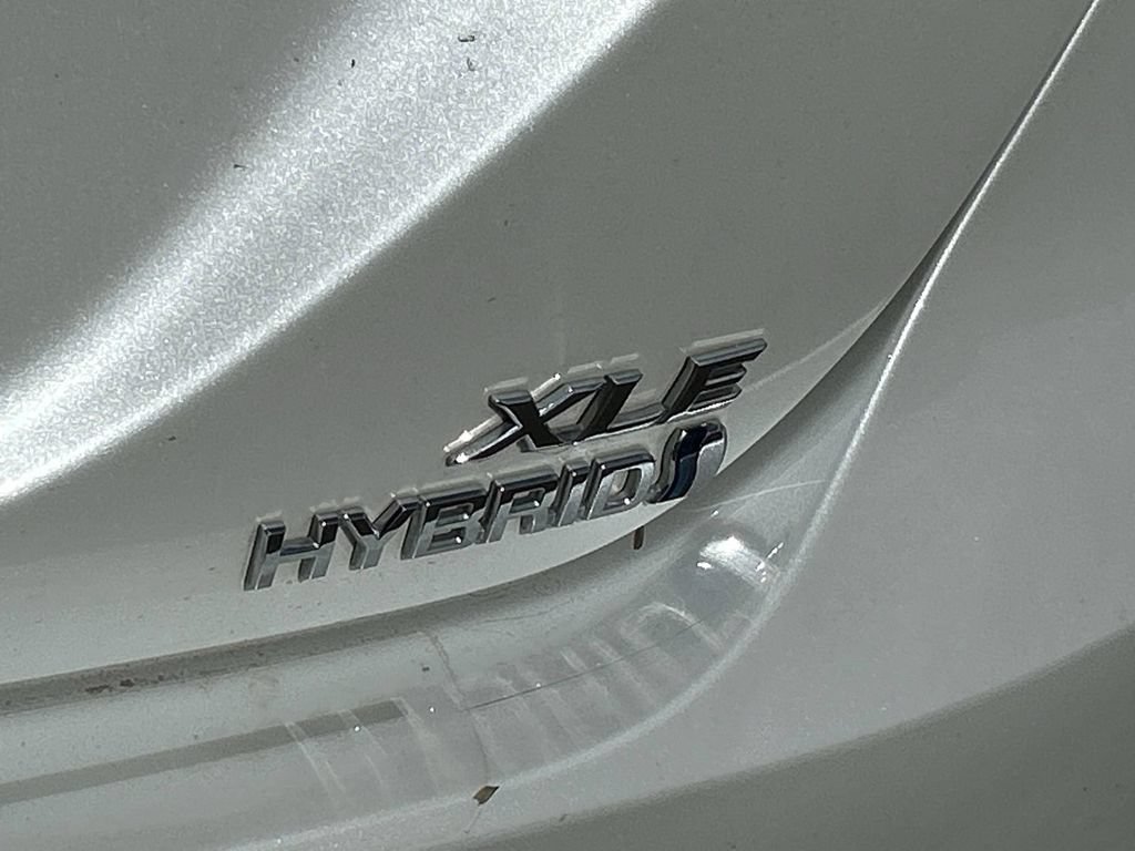 Used 2022 Toyota Camry XLE FWD image 32