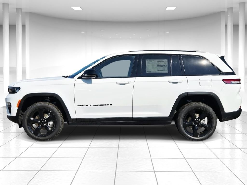 New 2025 Jeep Grand Cherokee Limited w/ Black Appearance Package AWD/4WD image 6