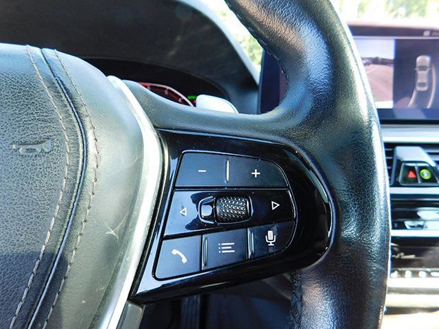 Used 2021 BMW 530i xDrive w/ Convenience Package image 25