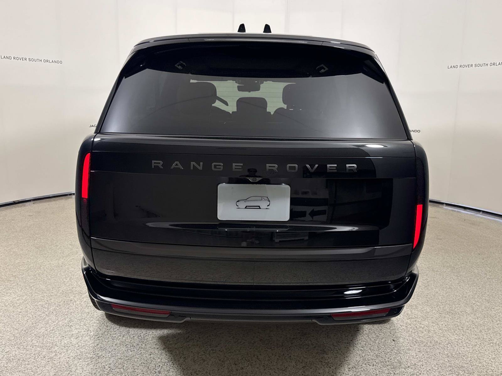 New 2026 Land Rover Range Rover Long Wheelbase SE AWD/4WD image 5