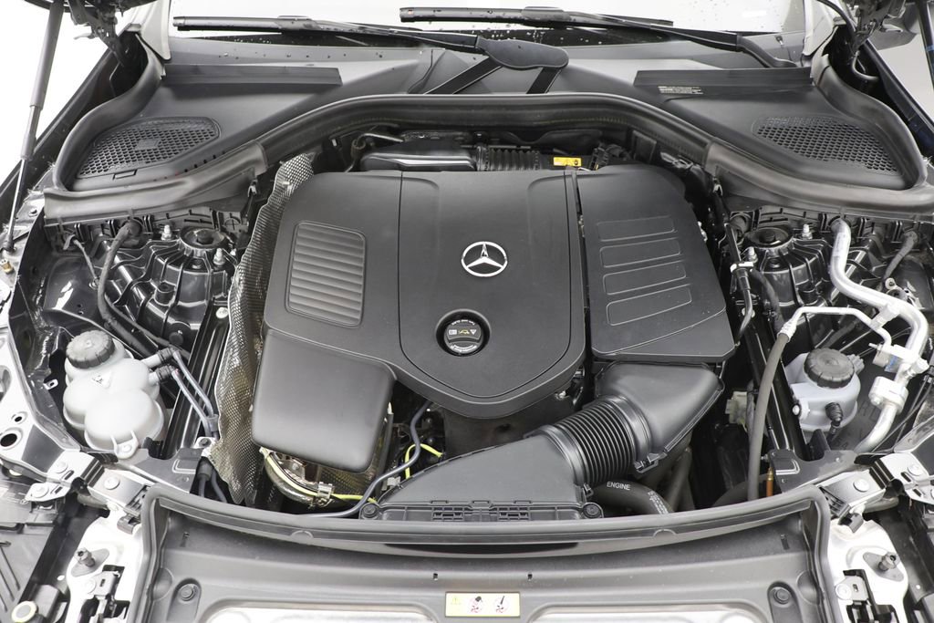 Used 2024 Mercedes-Benz GLC 300 4MATIC image 28