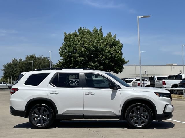 Certified 2025 Honda Pilot Sport image 3