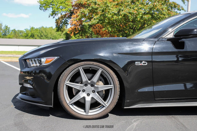 Used 2017 Ford Mustang GT image 4