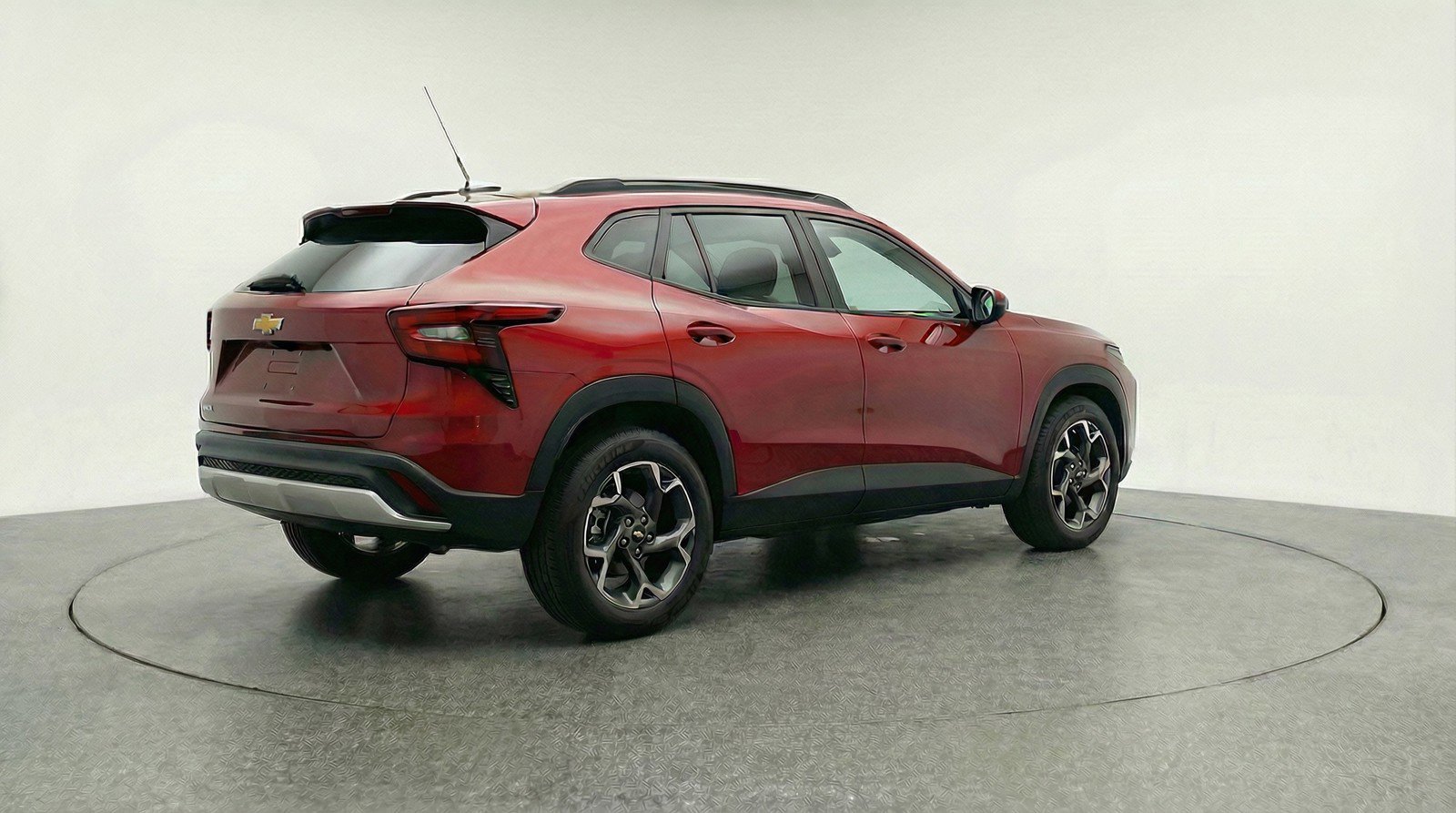 Used 2025 Chevrolet Trax LT FWD image 9