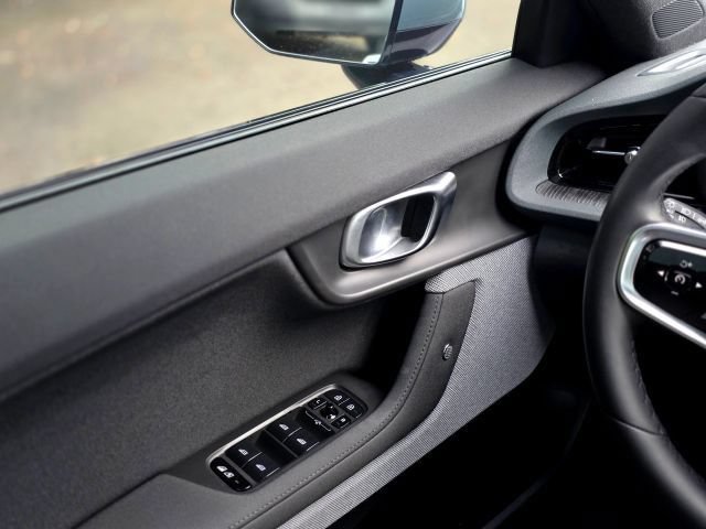 Used 2021 Polestar Polestar 2 w/ Performance Package AWD/4WD image 20