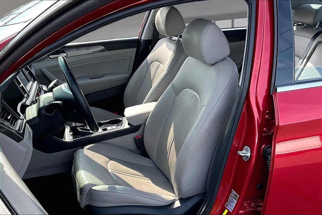 Used 2018 Hyundai Sonata Limited FWD image 25