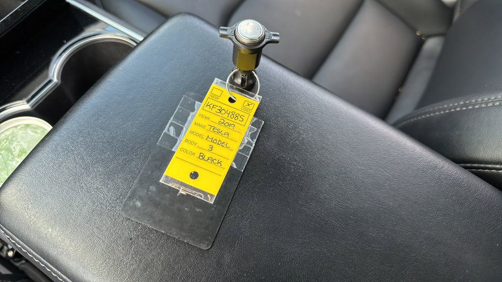 Used 2019 Tesla Model 3 image 23