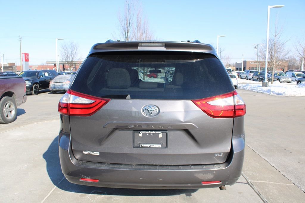 Used 2015 Toyota Sienna XLE image 8