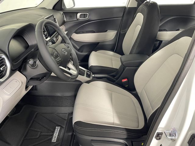 New 2026 Hyundai Venue SEL FWD image 2