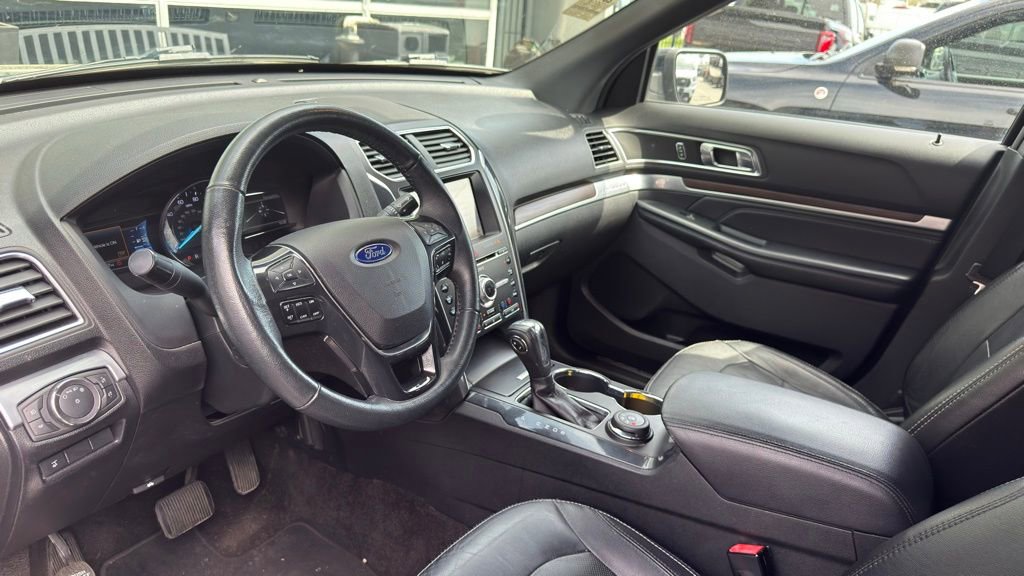 Used 2018 Ford Explorer Limited image 9