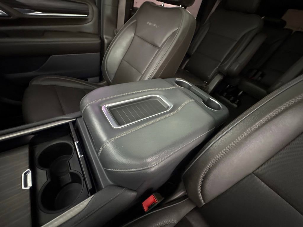 Used 2021 GMC Yukon Denali w/ Denali Premium Package image 35