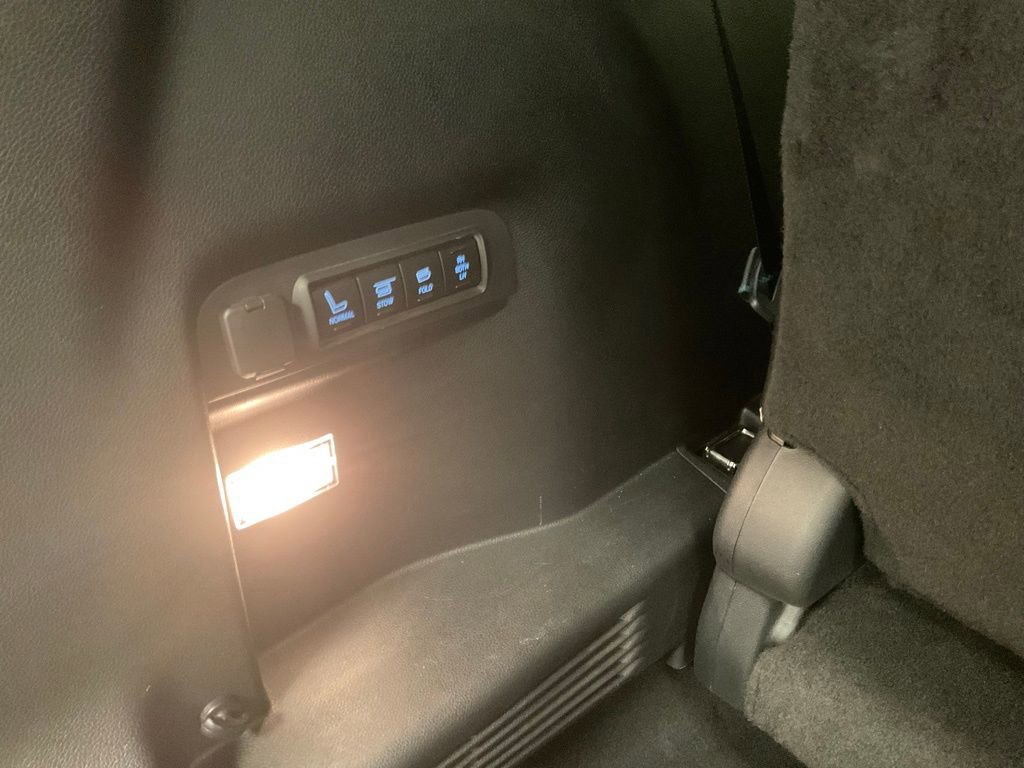 Used 2017 Ford Explorer Limited w/ Equipment Group 301A image 25