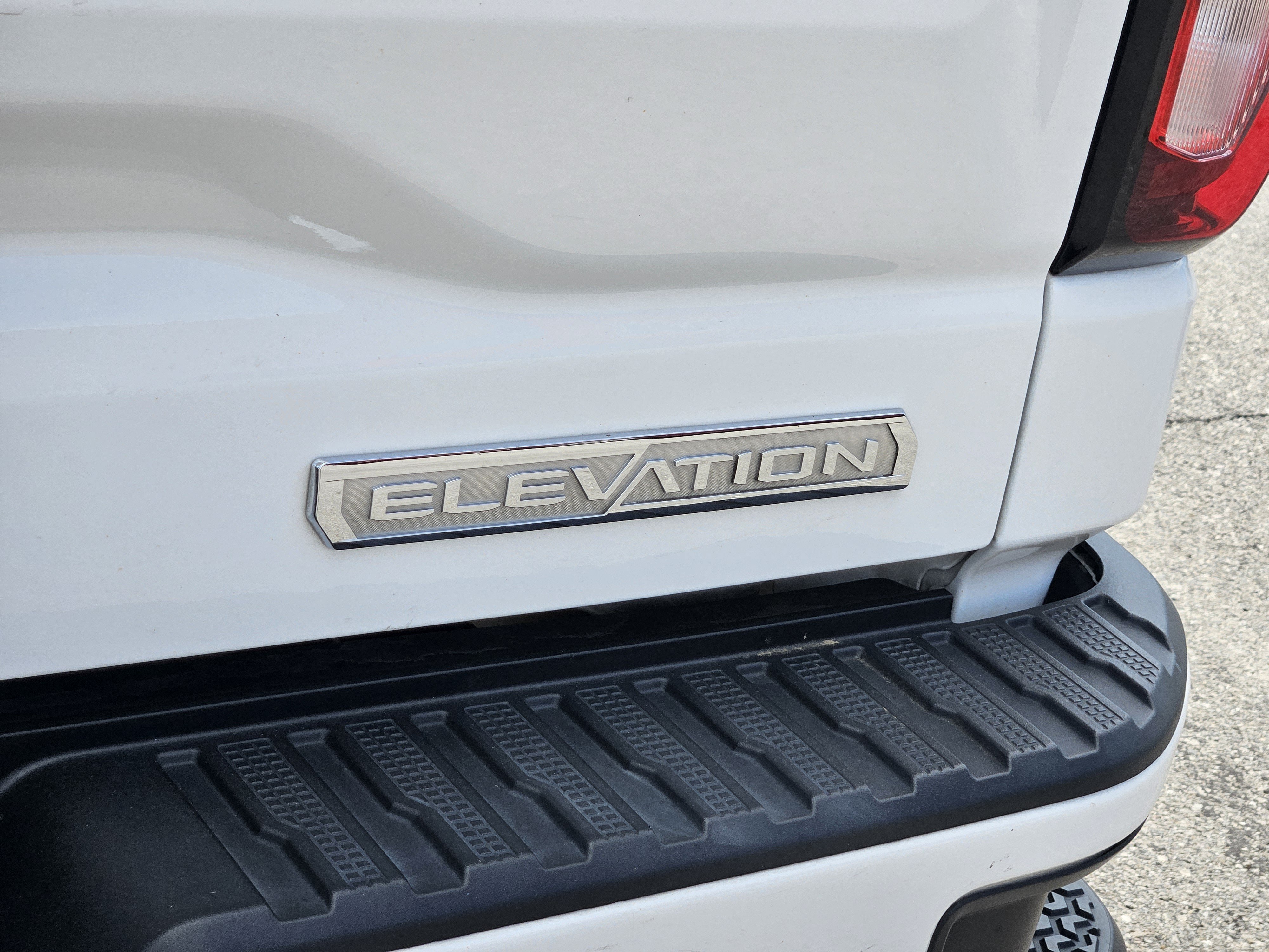 Used 2023 GMC Sierra 1500 Elevation AWD/4WD image 7