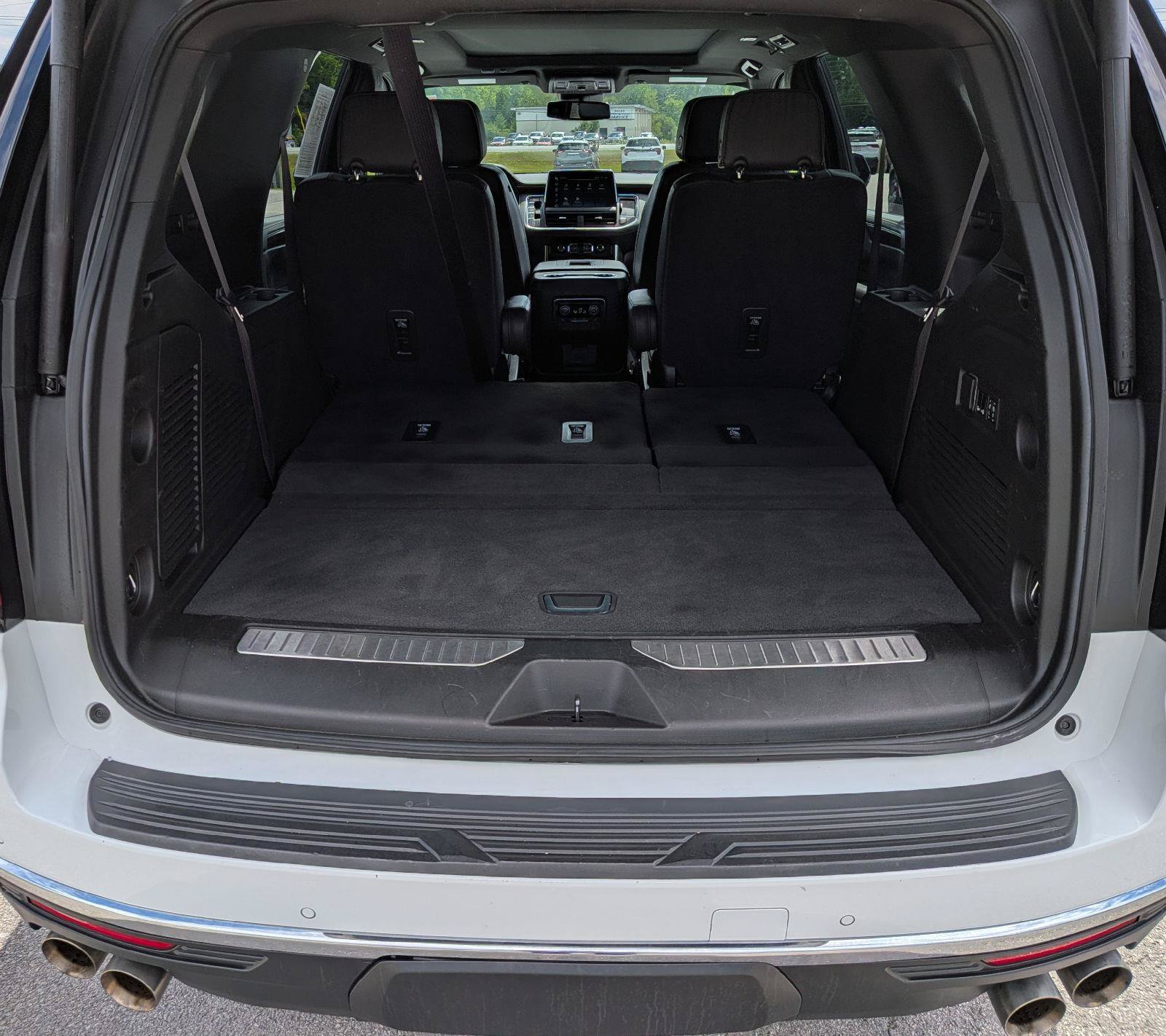 Used 2023 Chevrolet Tahoe Premier AWD/4WD image 10