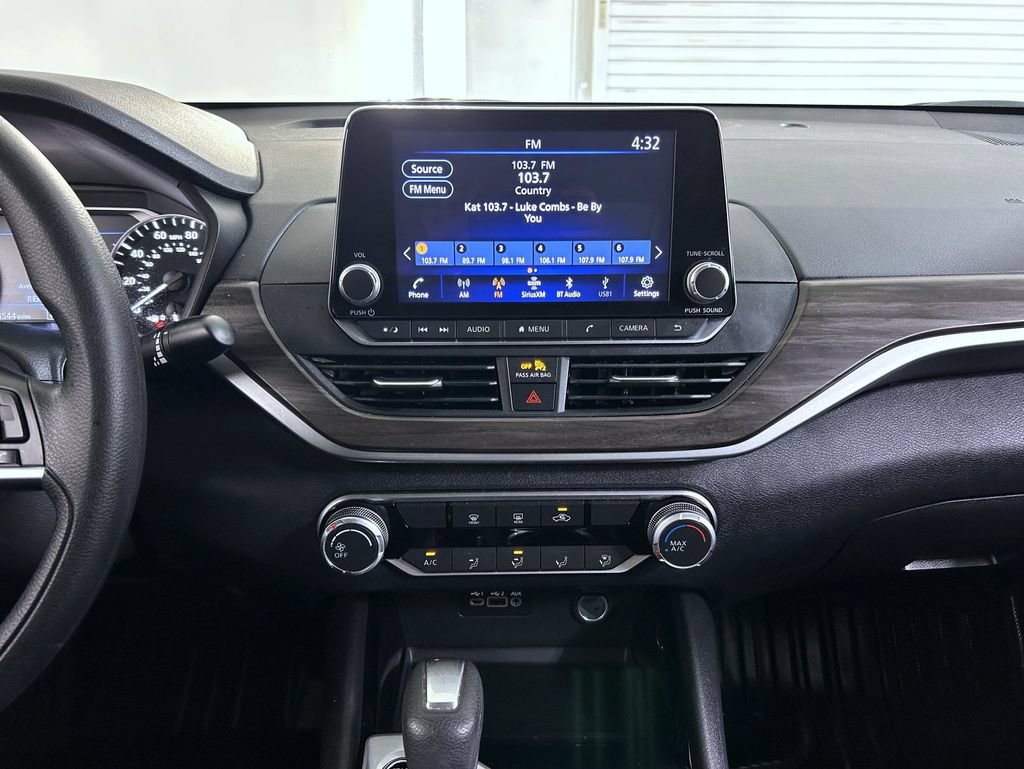 Used 2024 Nissan Altima 2.5 SV AWD/4WD image 13