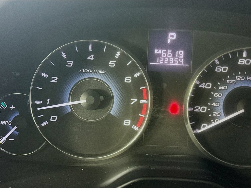 Used 2010 Subaru Outback 3.6R Limited AWD/4WD image 14