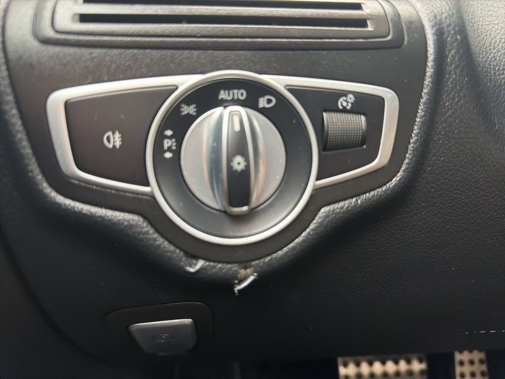 Used 2015 Mercedes-Benz C 400 4MATIC image 32