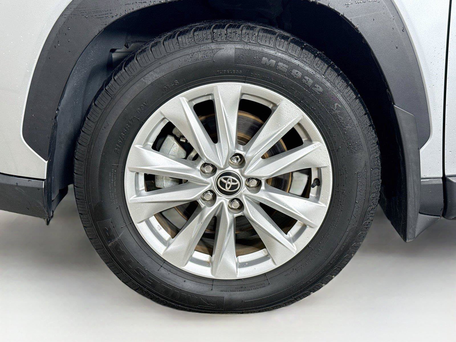 Used 2023 Toyota Corolla Cross LE FWD image 34
