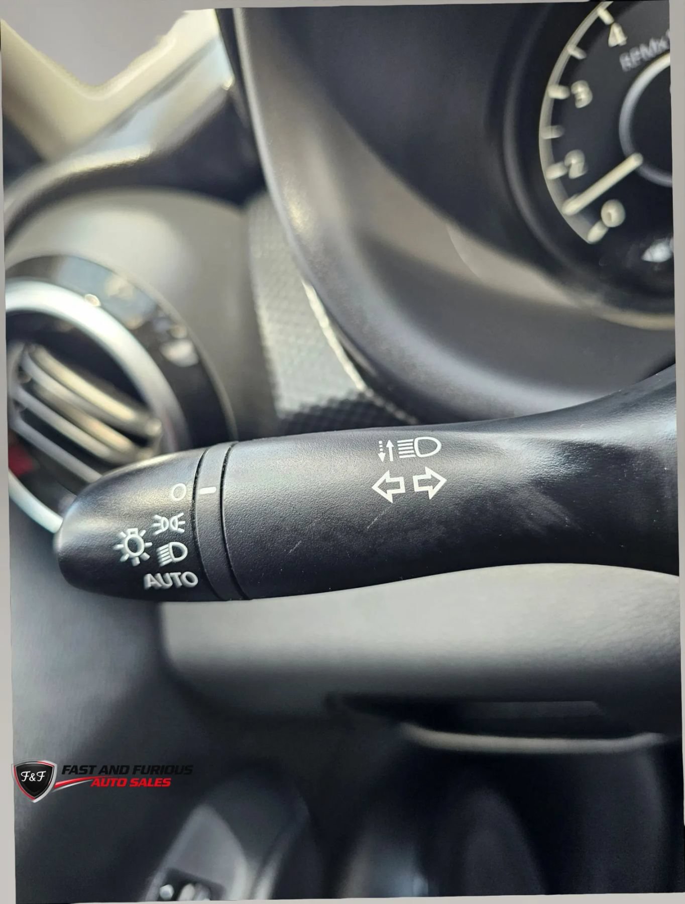 Used 2022 Nissan Kicks SV FWD image 18