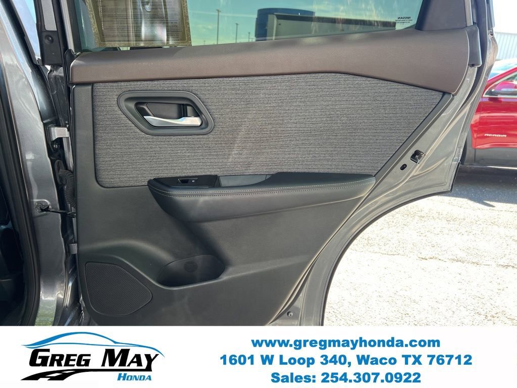 Used 2023 Nissan Rogue SV FWD image 13