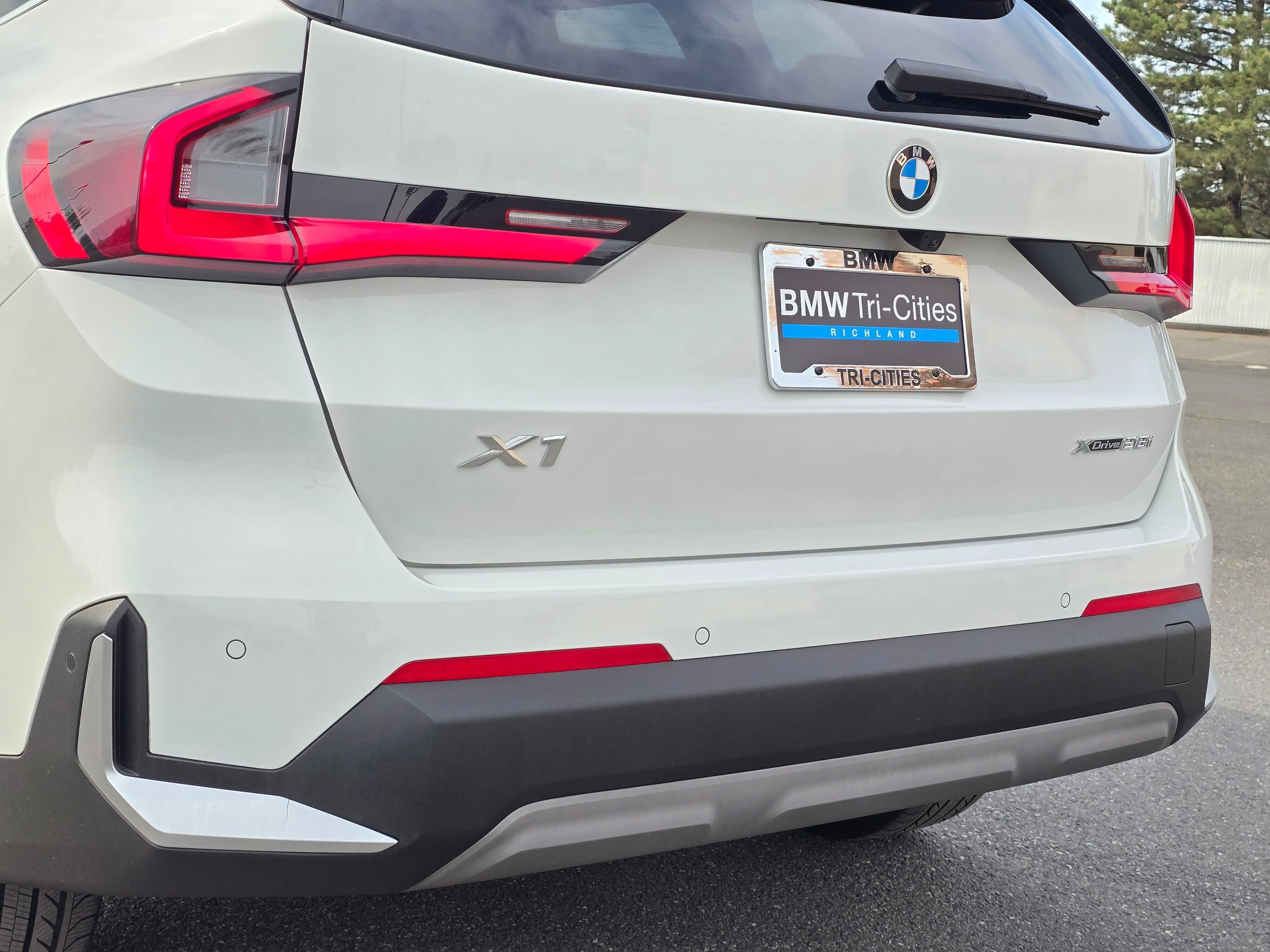 Certified 2023 BMW X1 xDrive28i w/ Convenience Package AWD/4WD image 7
