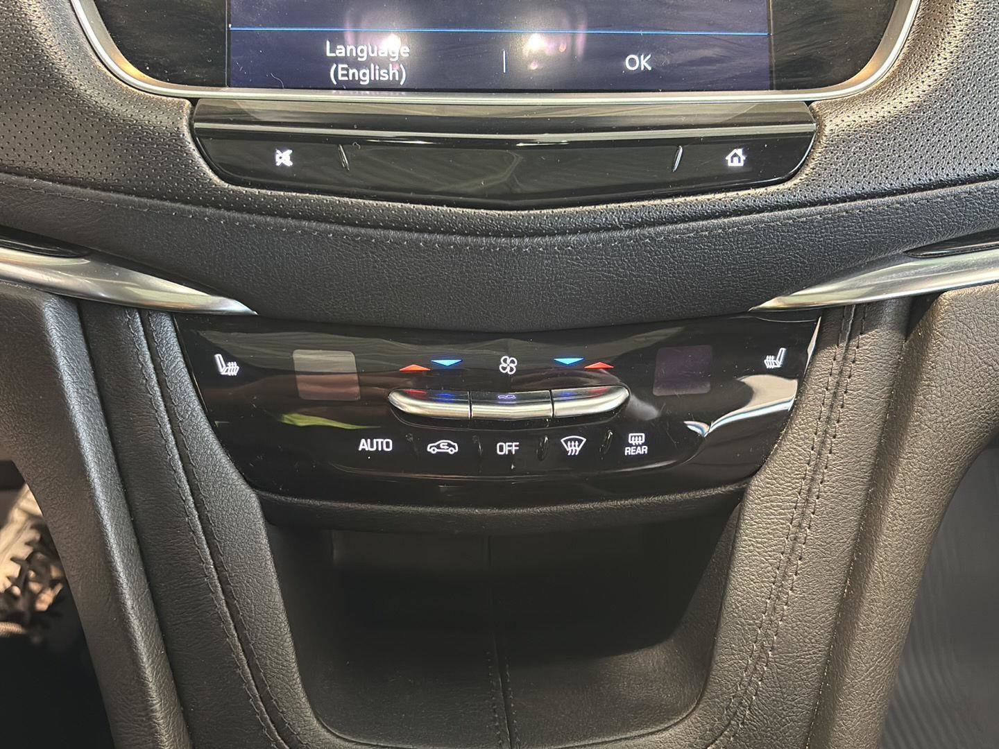 Certified 2022 Cadillac XT5 Premium Luxury w/ LPO, Floor Liner Package AWD/4WD image 27