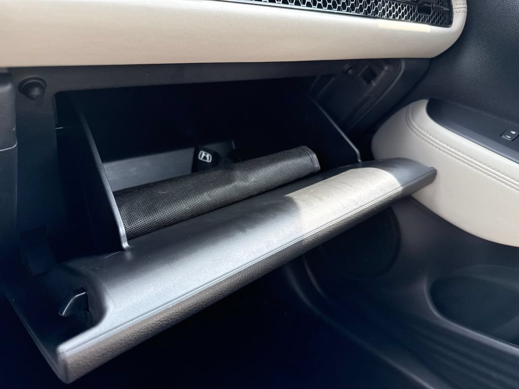 Certified 2025 Honda HR-V LX image 36