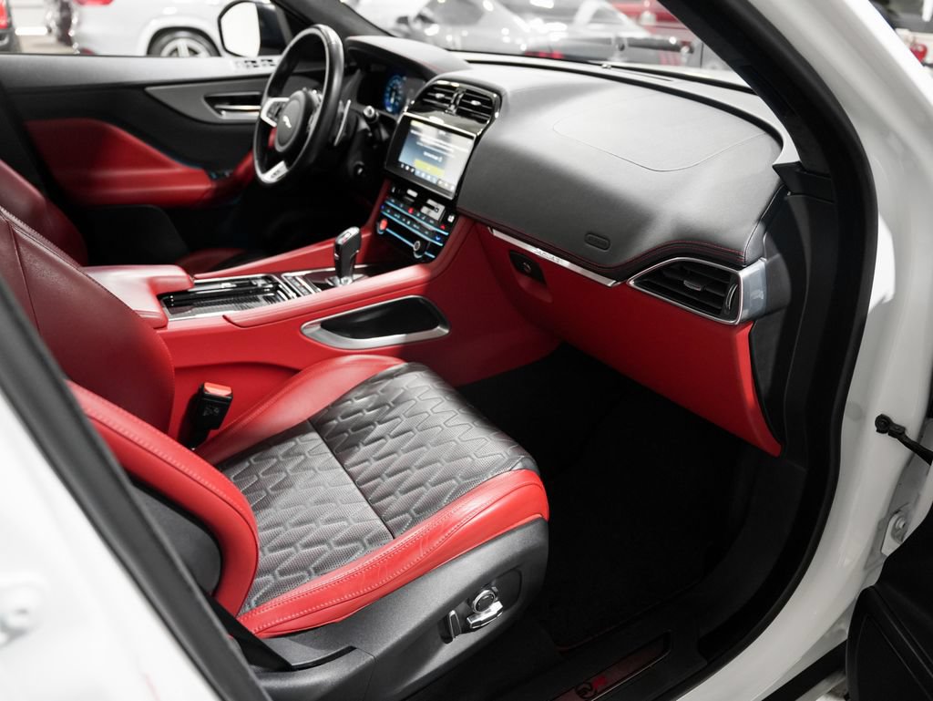 Used 2020 Jaguar F-PACE SVR AWD/4WD image 24