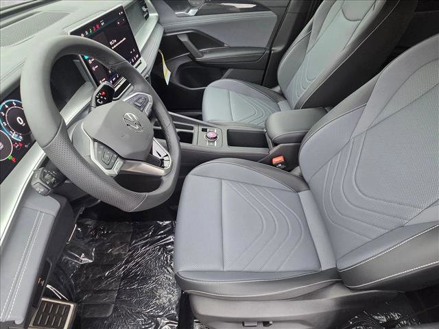 New 2026 Volkswagen Tiguan SE R-Line FWD image 4