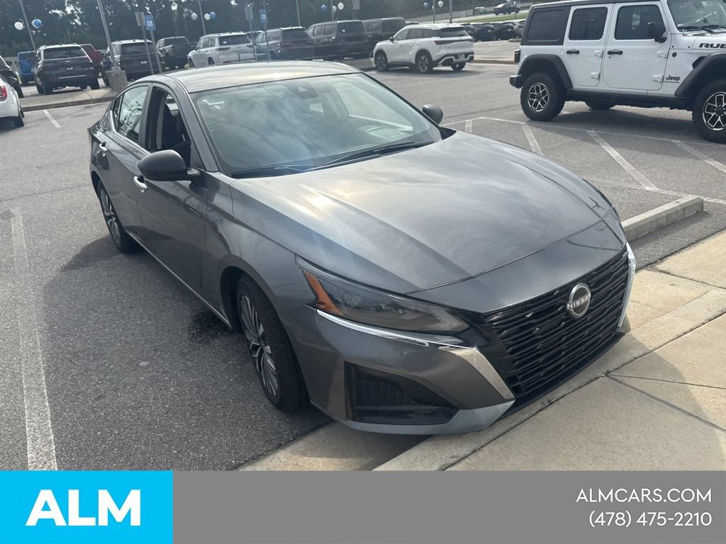 Used 2025 Nissan Altima 2.5 SV FWD image 4