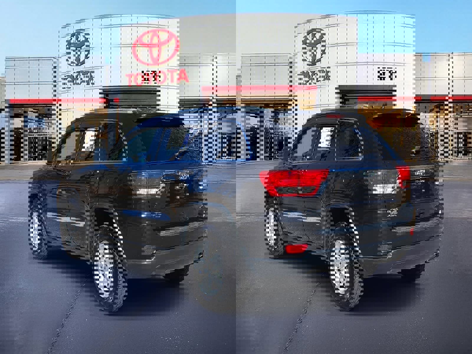 Used 2011 Jeep Grand Cherokee Laredo image 7