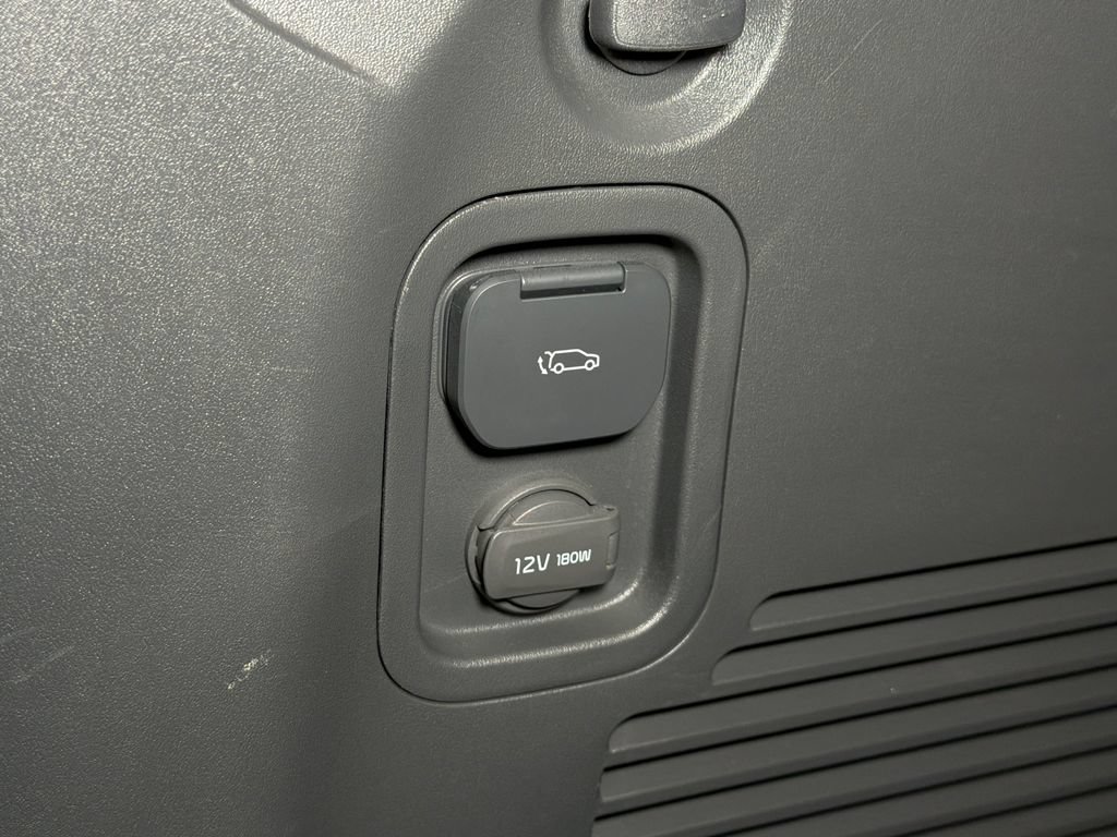 Certified 2024 Kia EV9 Wind AWD/4WD image 10