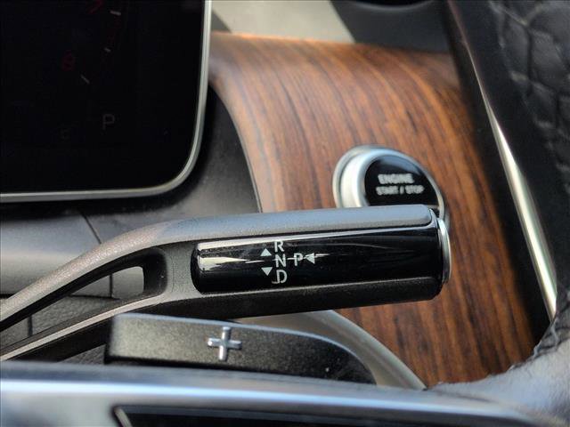 Used 2025 Mercedes-Benz GLC 300 4MATIC image 12