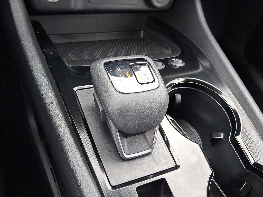 Used 2023 Nissan Rogue SV image 4