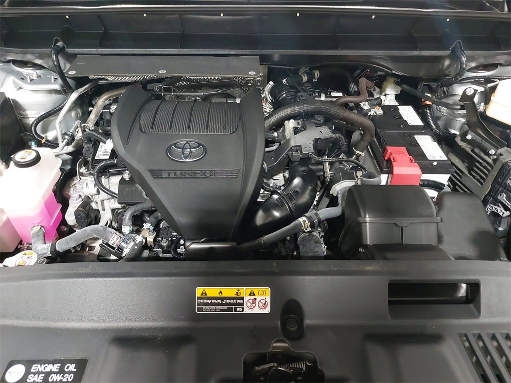 Used 2024 Toyota Highlander LE image 33