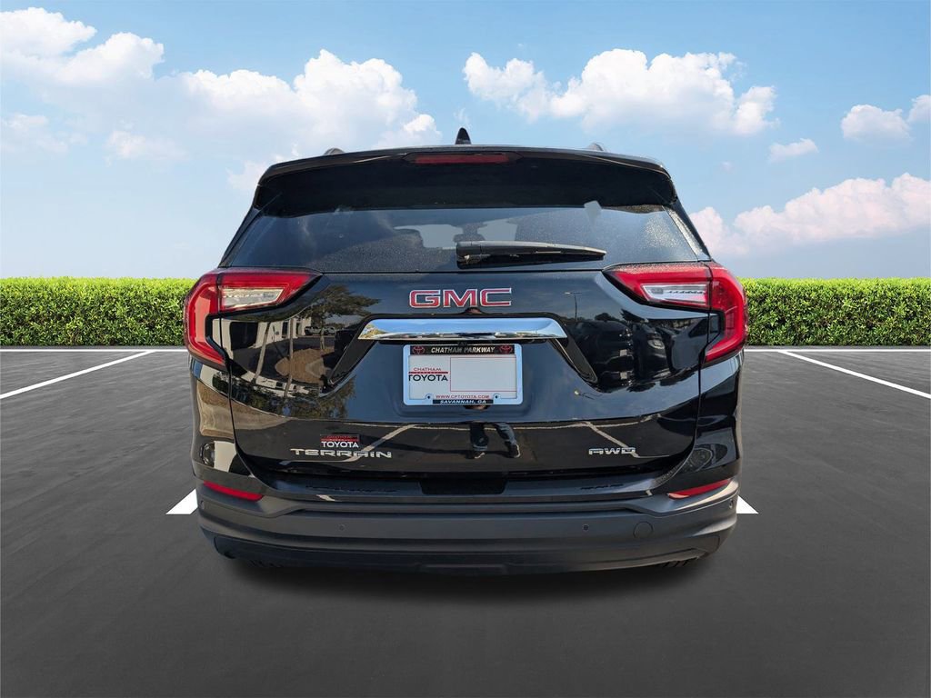 Used 2023 GMC Terrain SLE w/ Driver Convenience Package image 5