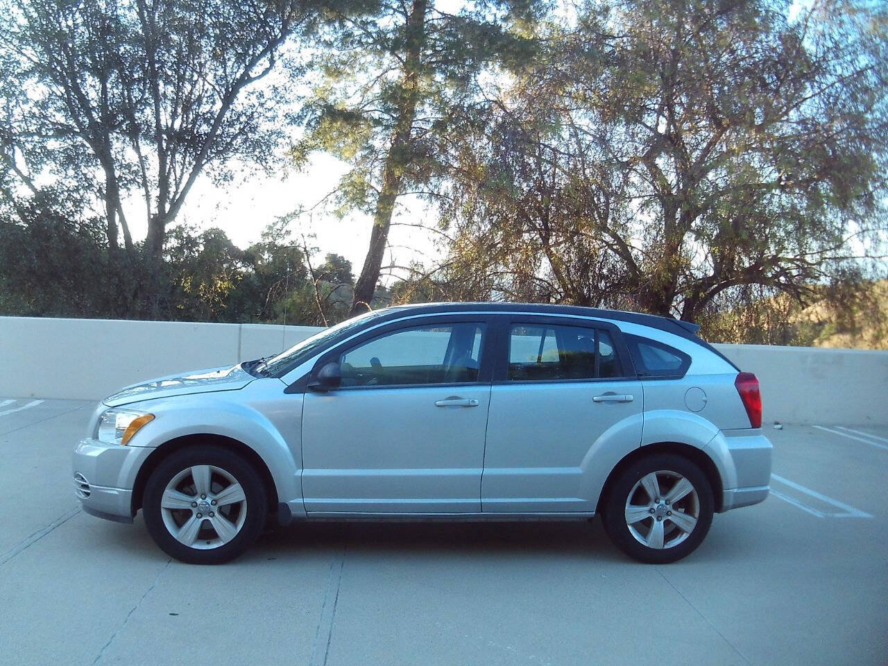 Used 2010 Dodge Caliber SXT FWD image 14