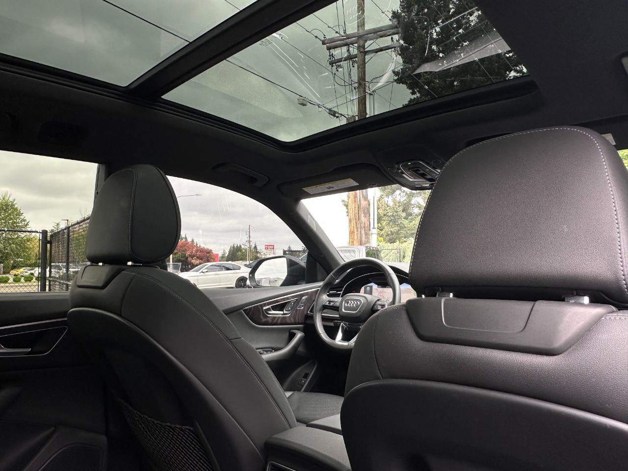 Used 2021 Audi Q8 Prestige w/ Prestige Package AWD/4WD image 32