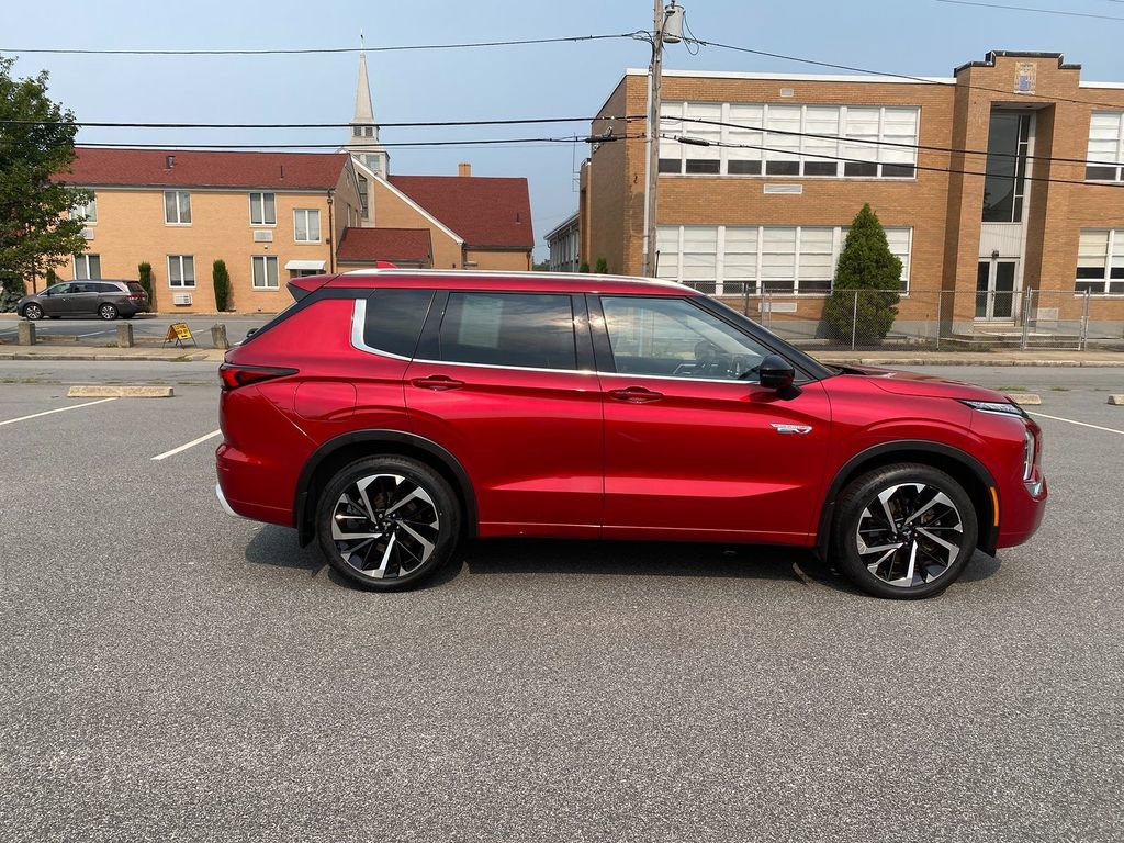 Used 2023 Mitsubishi Outlander SEL AWD/4WD image 4
