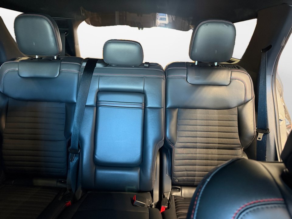 Used 2026 Ford Explorer ST-Line w/ ST-Line Street Pack AWD/4WD image 15