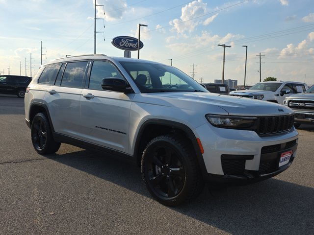 Used 2023 Jeep Grand Cherokee L Laredo