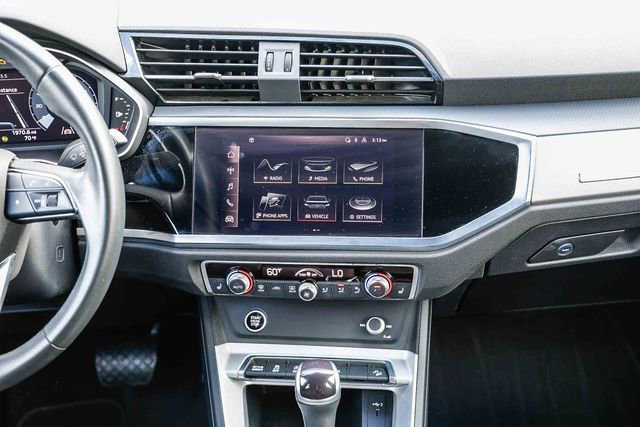Used 2022 Audi Q3 2.0T Premium image 11